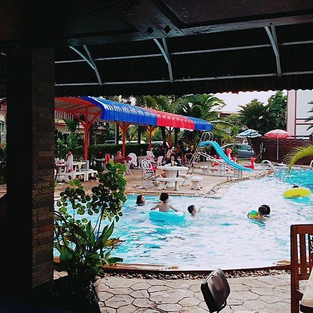 Ruysuk Hotel & Swimming Pool Udon Thani Exterior photo